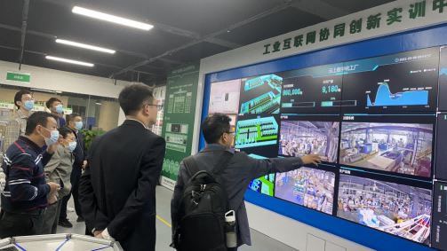 探讨最前沿智能化技术，欢迎潮州市工信局、联通公司一行莅临德信体育平台智能！